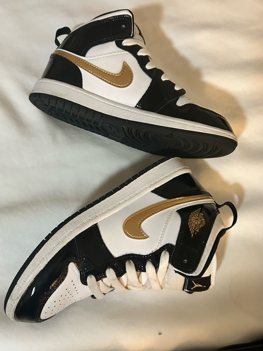 Nike Kids' Air Jordan 1 Mid - Black White Gold